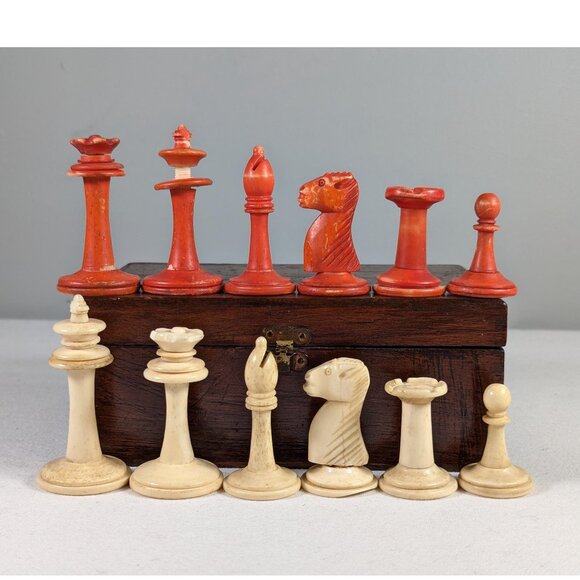 Rare antique bone chess pieces red and white complete playing set, Vintage - Picture 1 of 10